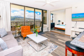 Panoramic Mountain View Condo with Free Parking!